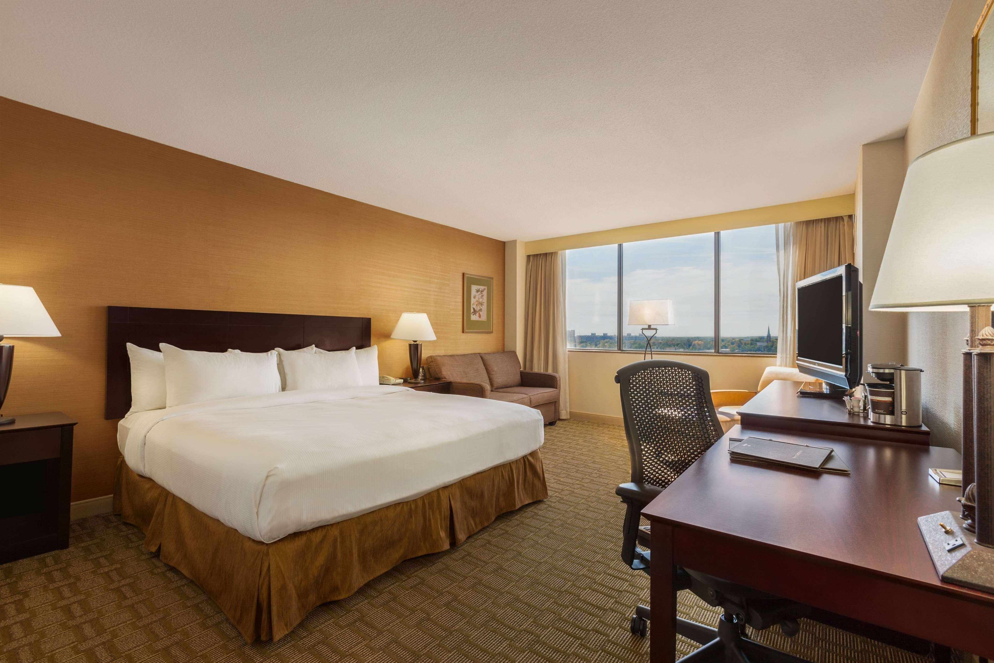 Hilton Fort Wayne At The Grand Wayne Convention Center (Adults Only) Exteriör bild