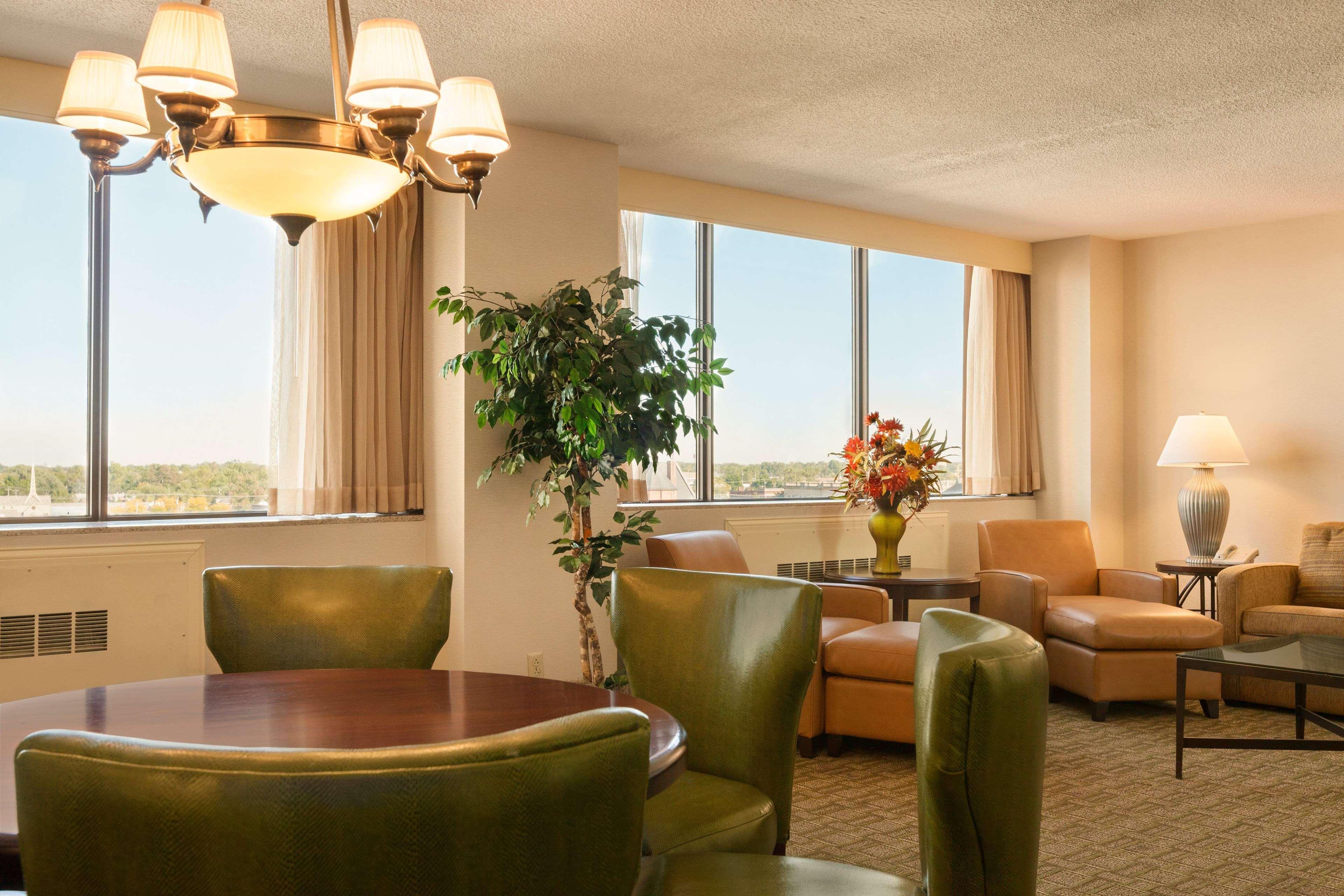 Hilton Fort Wayne At The Grand Wayne Convention Center (Adults Only) Exteriör bild