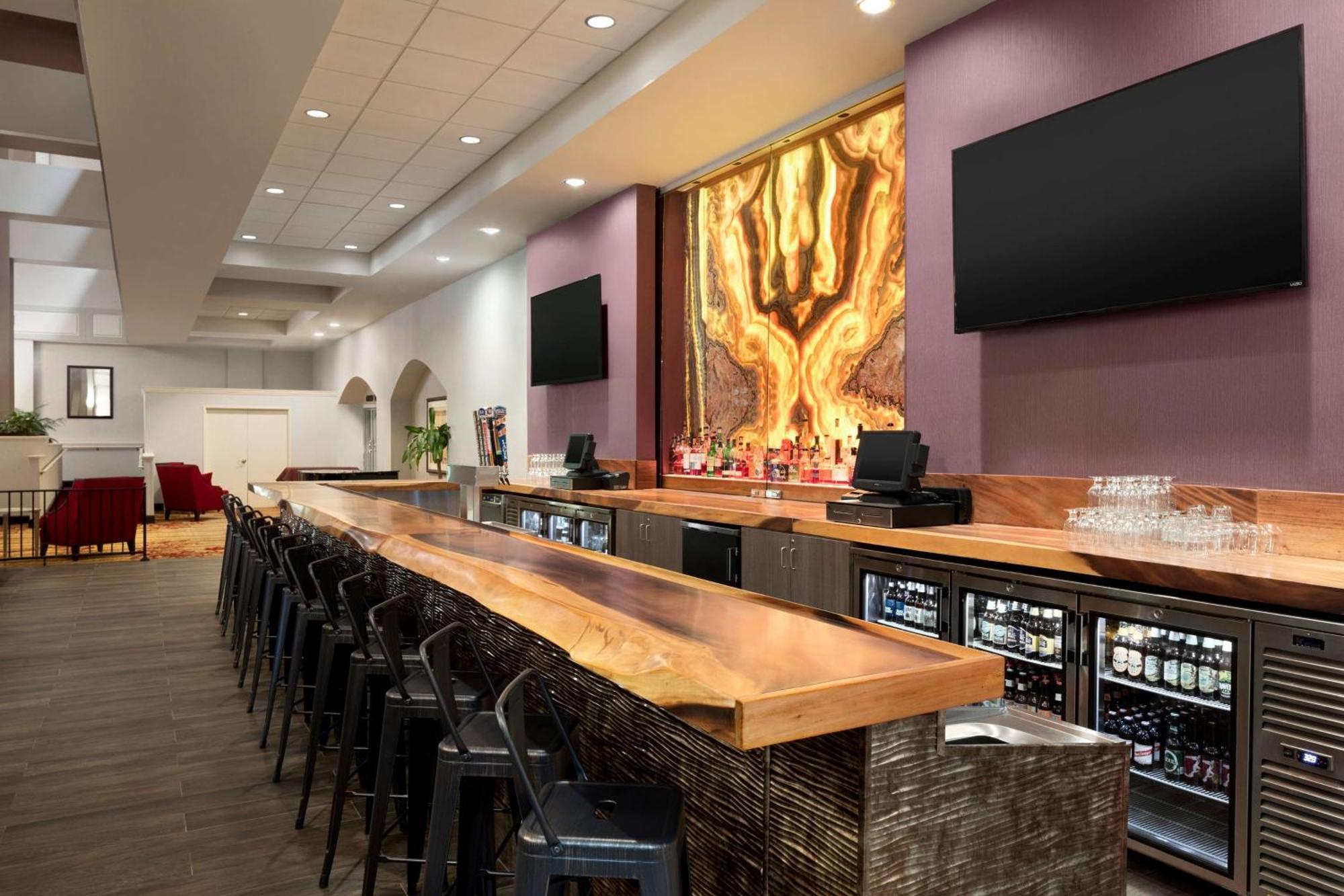 Hilton Fort Wayne At The Grand Wayne Convention Center (Adults Only) Exteriör bild