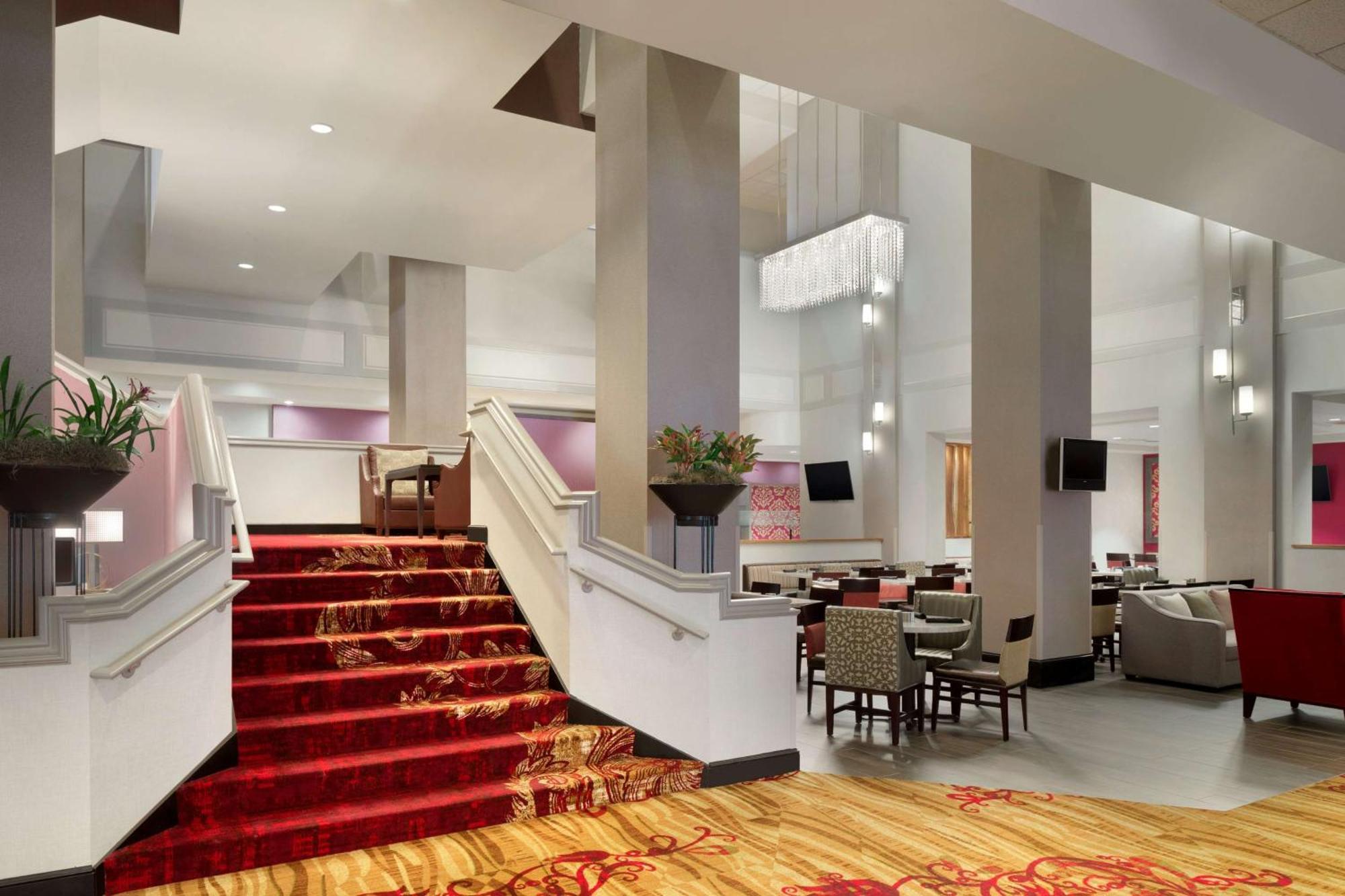 Hilton Fort Wayne At The Grand Wayne Convention Center (Adults Only) Exteriör bild