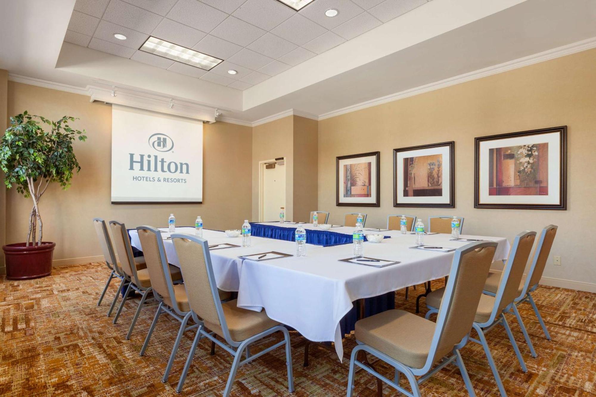 Hilton Fort Wayne At The Grand Wayne Convention Center (Adults Only) Exteriör bild