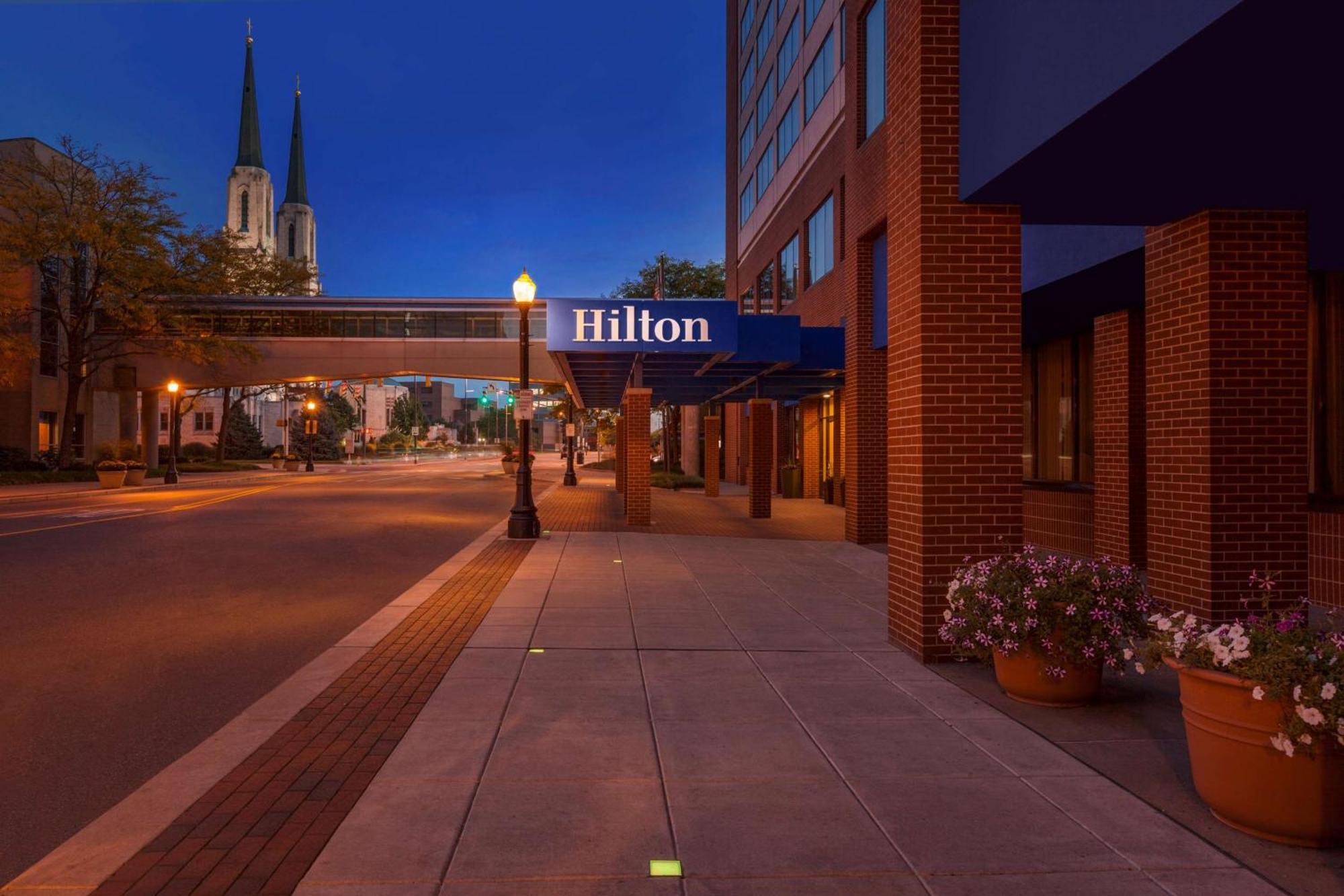 Hilton Fort Wayne At The Grand Wayne Convention Center (Adults Only) Exteriör bild