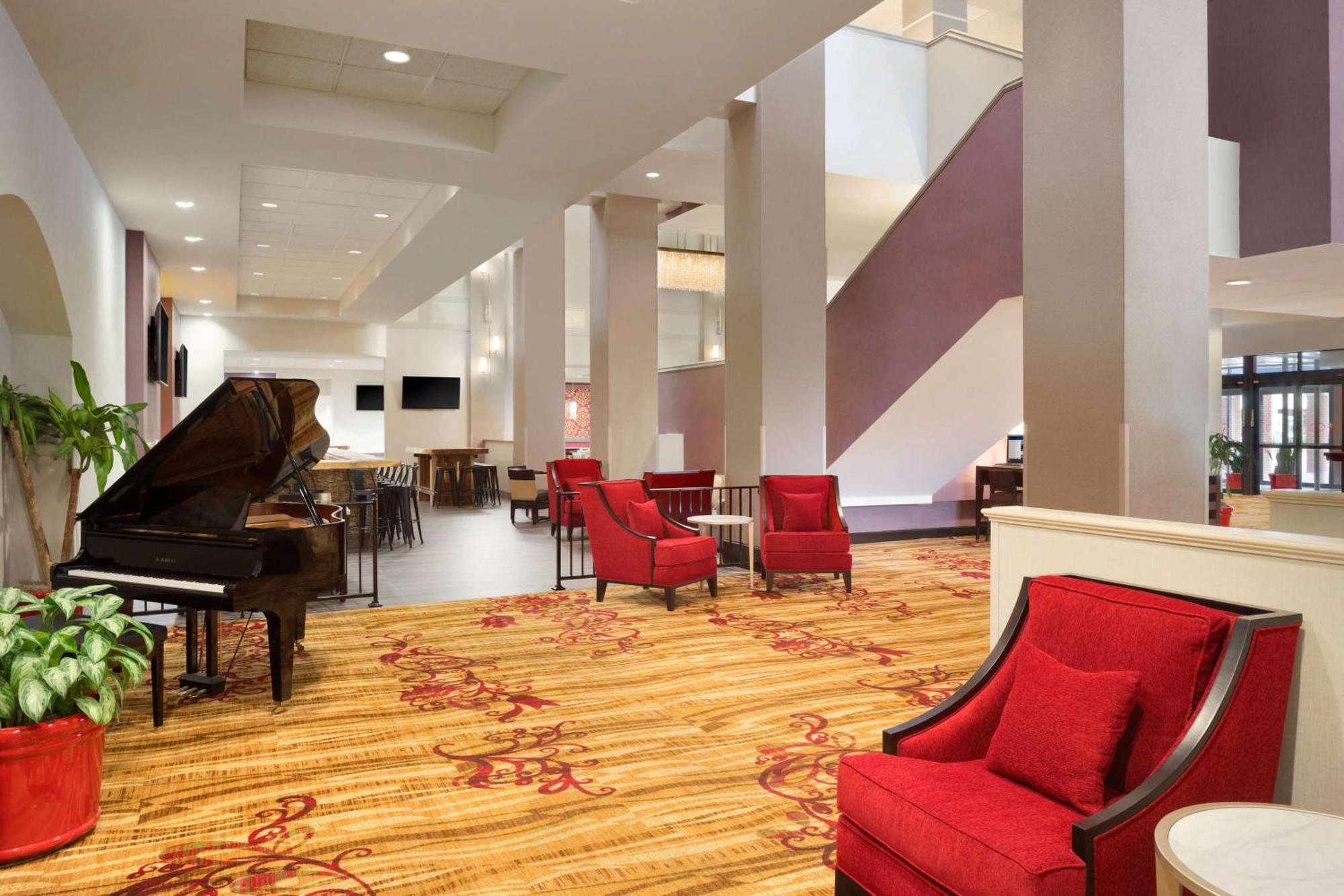 Hilton Fort Wayne At The Grand Wayne Convention Center (Adults Only) Exteriör bild