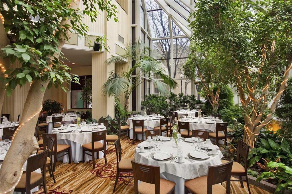 Hilton Fort Wayne At The Grand Wayne Convention Center (Adults Only) Restaurang bild